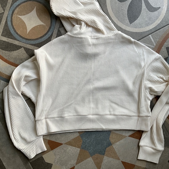 ALO Yoga Muse Hoodie in Ivory Size Small - Picture 9 of 10